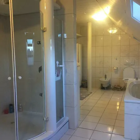 Eine Grozugige Und Helle Haus