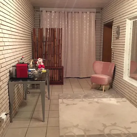 Eine Grozugige Und Helle Haus Appartamento *