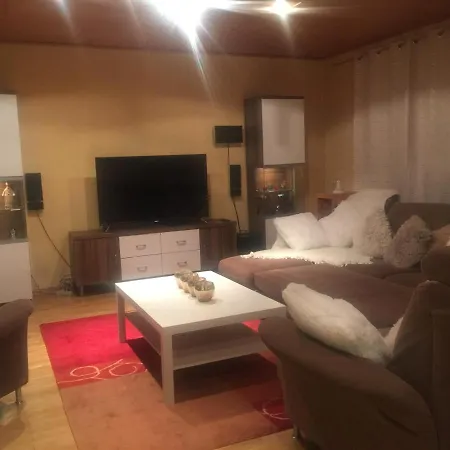 Eine Grozugige Und Helle Haus Appartamento *